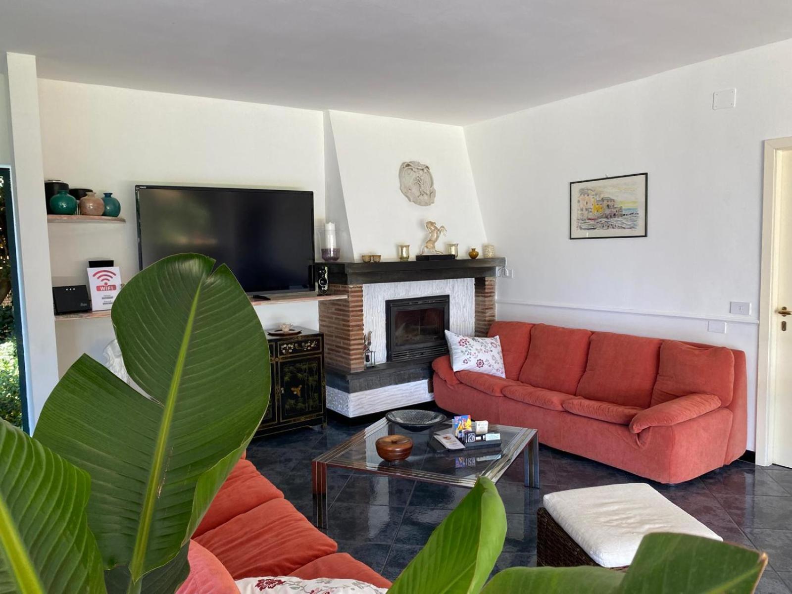 Versilia - Pietrasanta - Le Colmate Guesthouse Тонфано Екстериор снимка